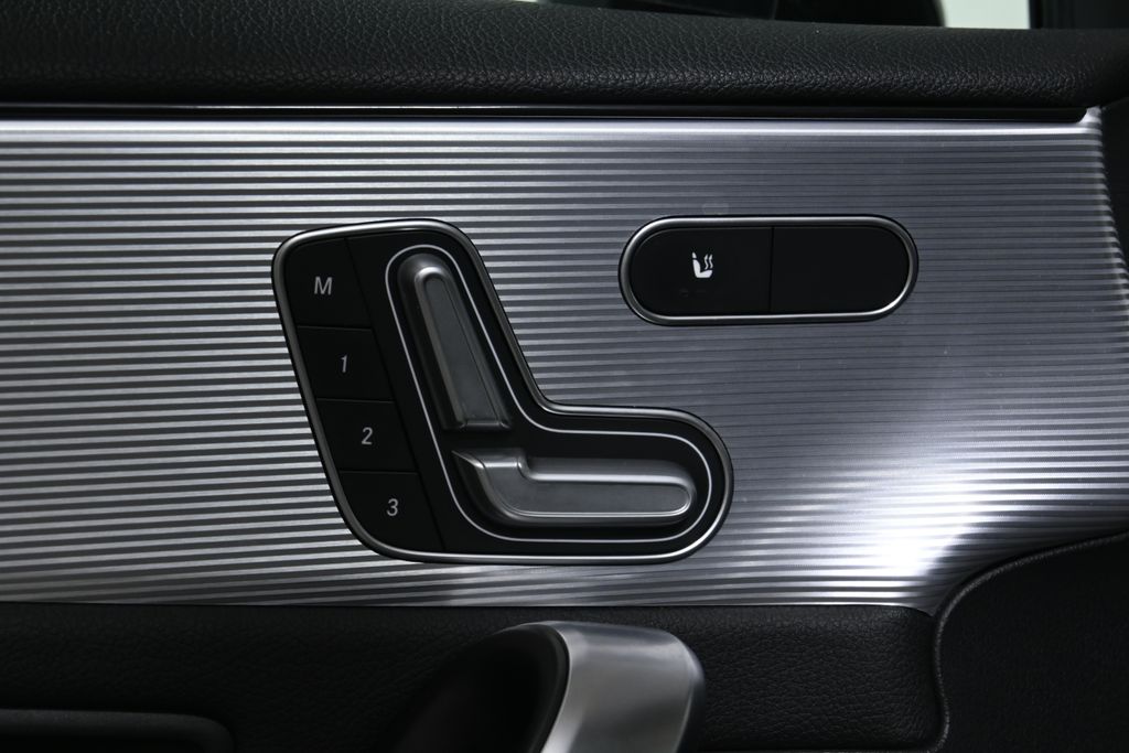 Thumbnail: 2020 Mercedes-Benz A-Class - 29
