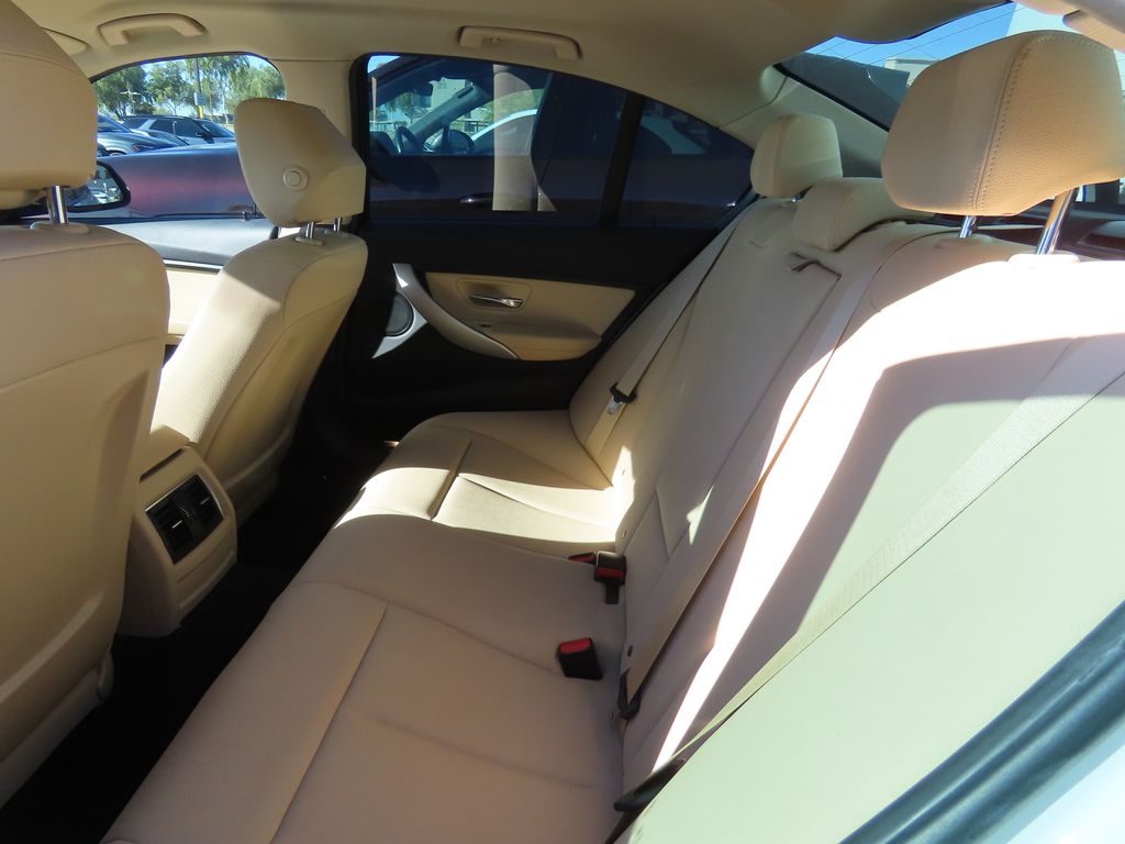 Thumbnail: 2018 BMW 3 Series - 11