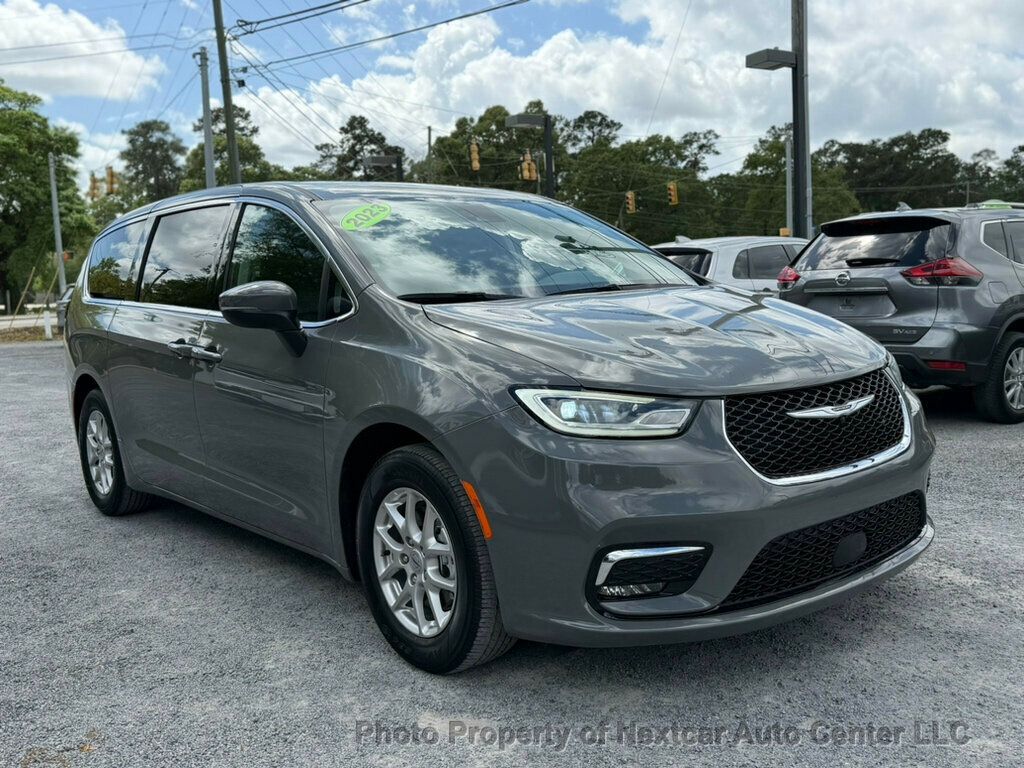 View vehicle photo 7