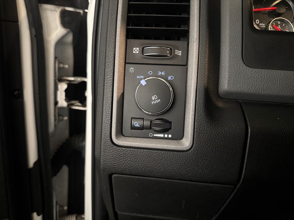 Certified Used 2018 White Ram Express image 19