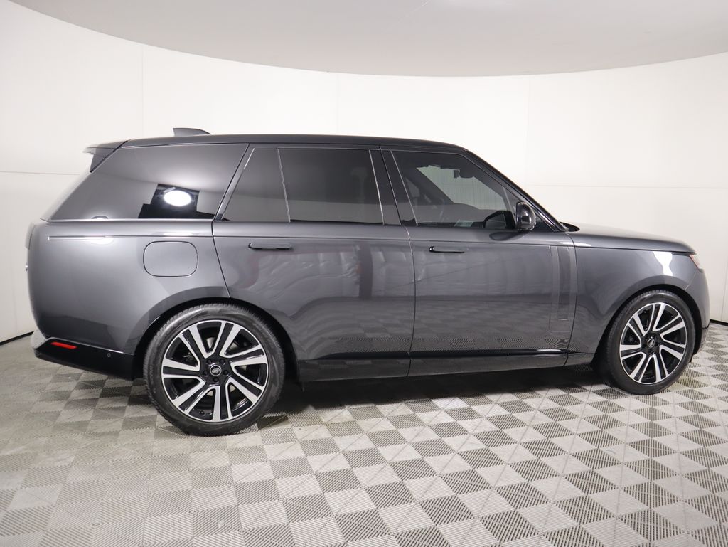 Thumbnail: 2023 Land Rover Range Rover - 4