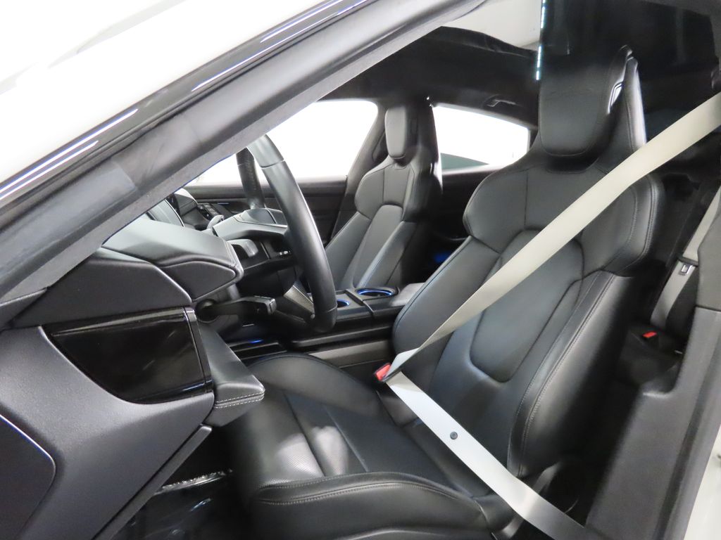 Thumbnail: 2021 Porsche Taycan - 5