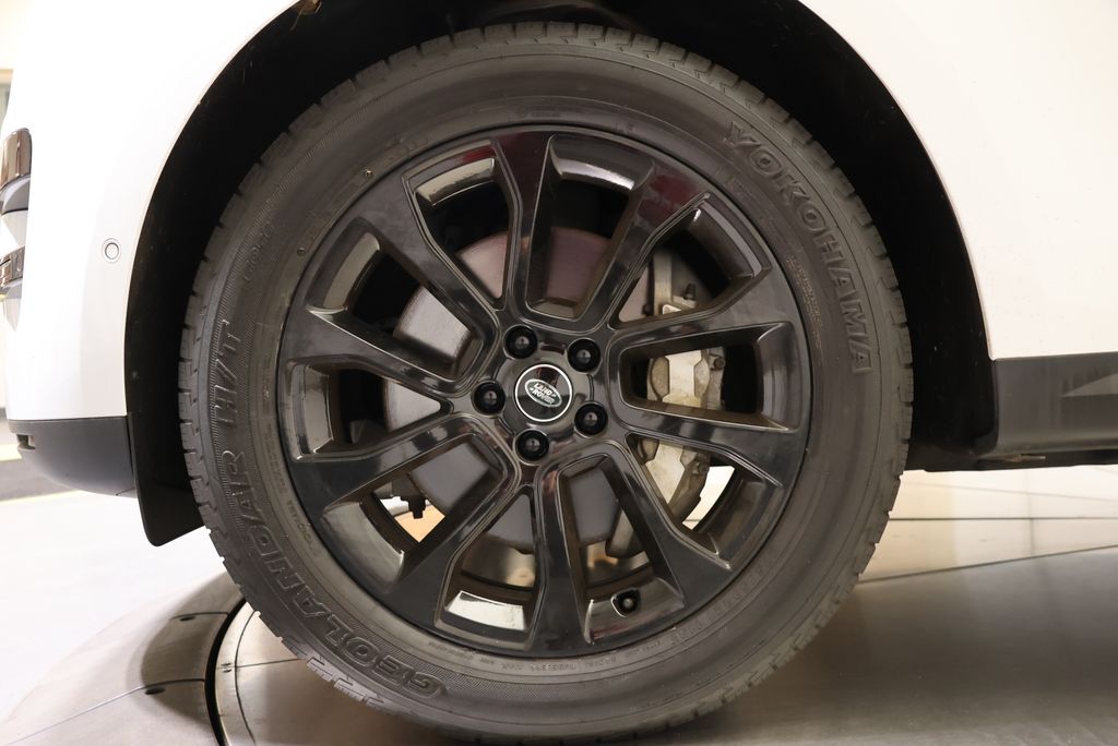 Thumbnail: 2023 Land Rover Range Rover Sport - 9