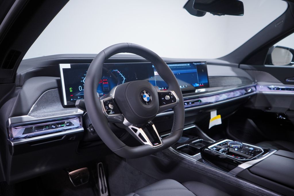 Thumbnail: 2025 BMW 7 Series - 6