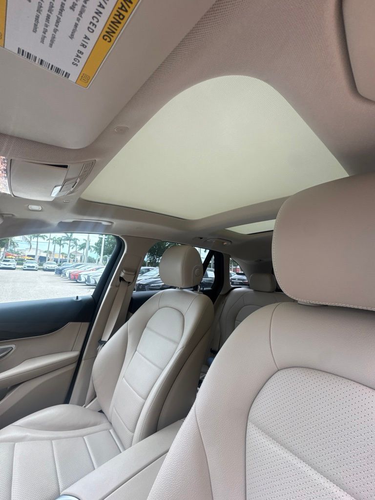 Used 2020  Mercedes-Benz GLC 300 image 5