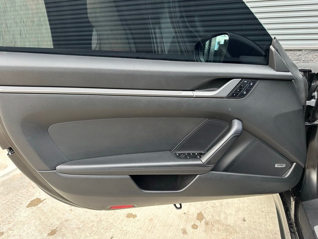 Thumbnail: 2025 Porsche 911 - 21