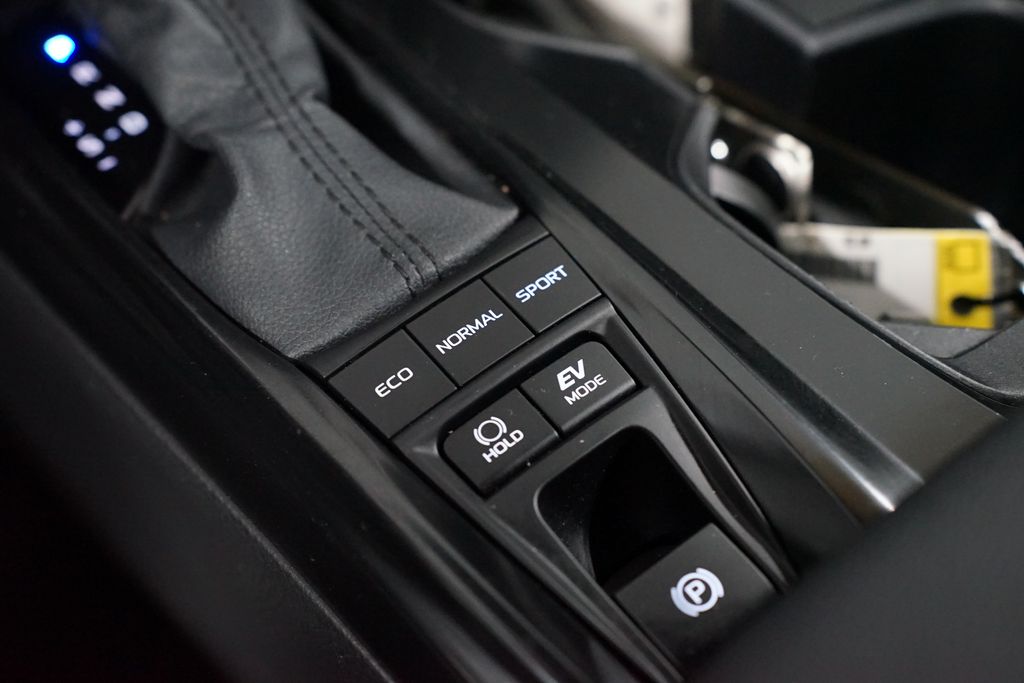 Thumbnail: 2025 Toyota Camry - 22