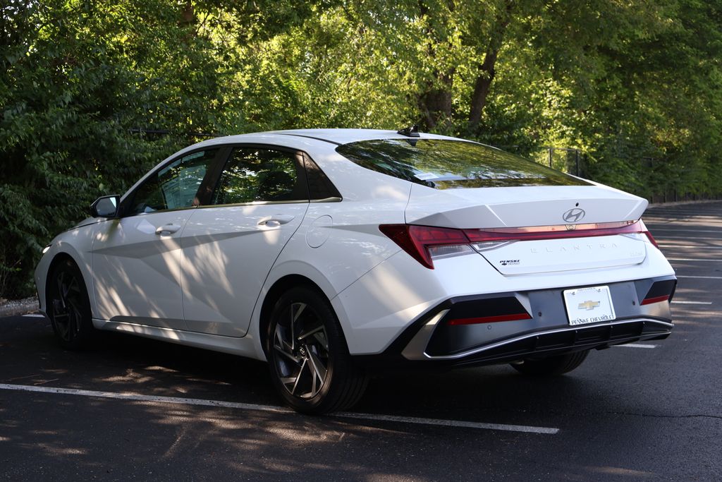 Thumbnail: 2024 Hyundai Elantra - 6