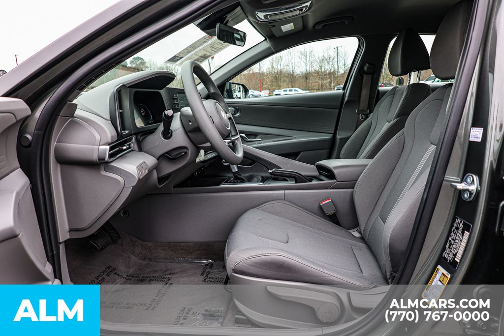 Used 2025 Gray Hyundai SE image 18
