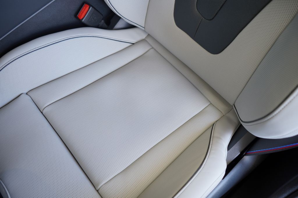 Thumbnail: 2026 BMW M5 - 13