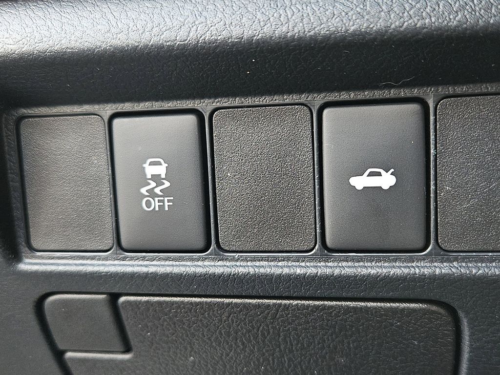 Thumbnail: 2016 Toyota Avalon - 25