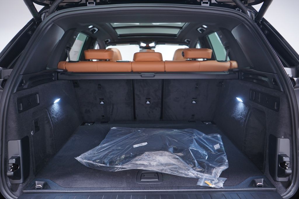 Thumbnail: 2026 BMW X5 - 13