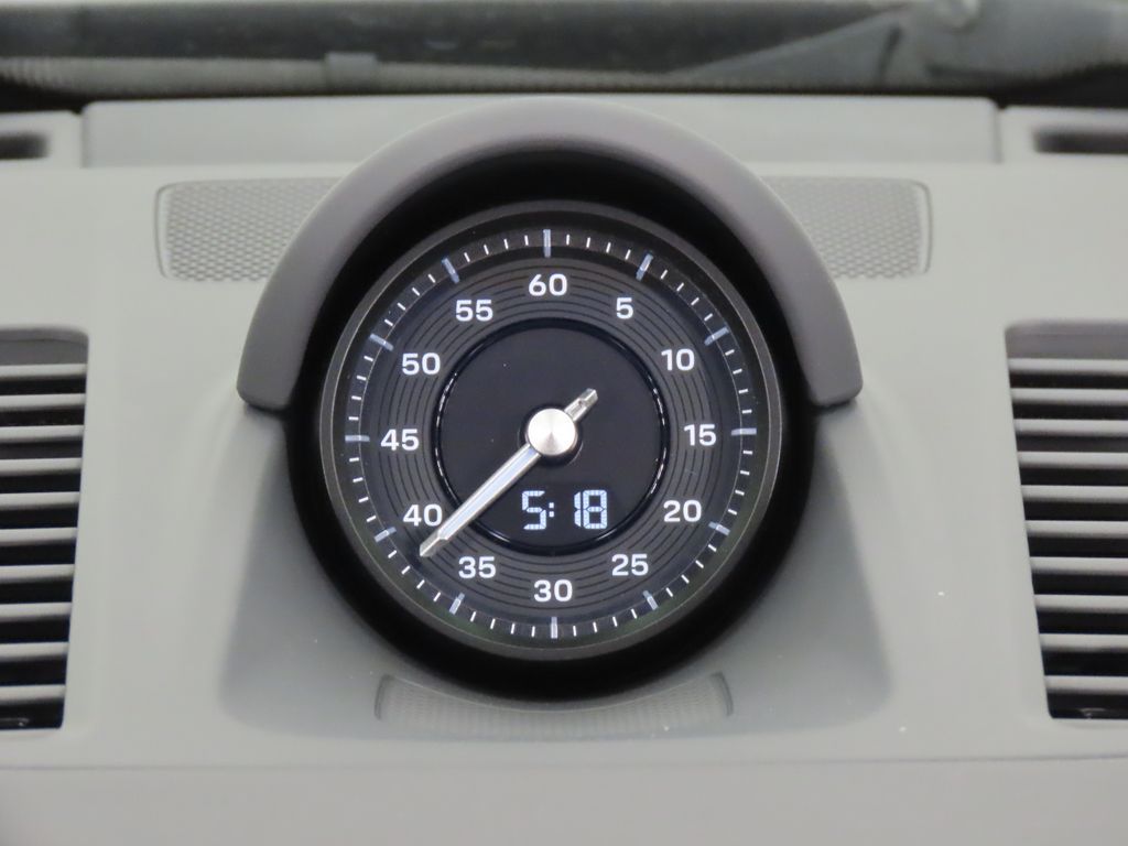 Thumbnail: 2026 Porsche 911 - 32