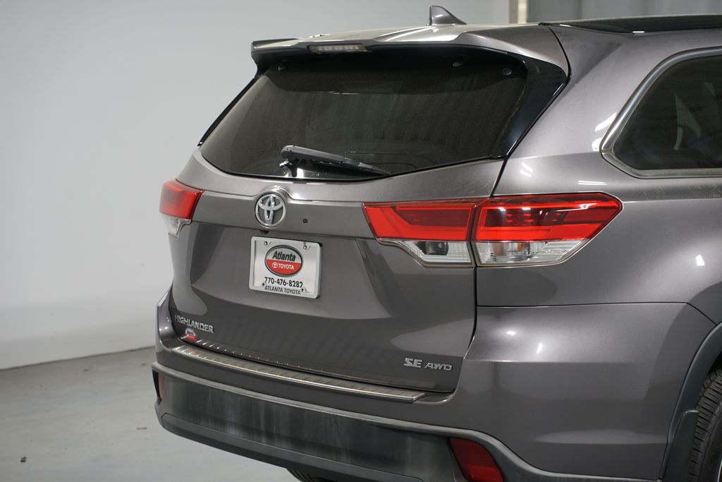 Thumbnail: 2018 Toyota Highlander - 9