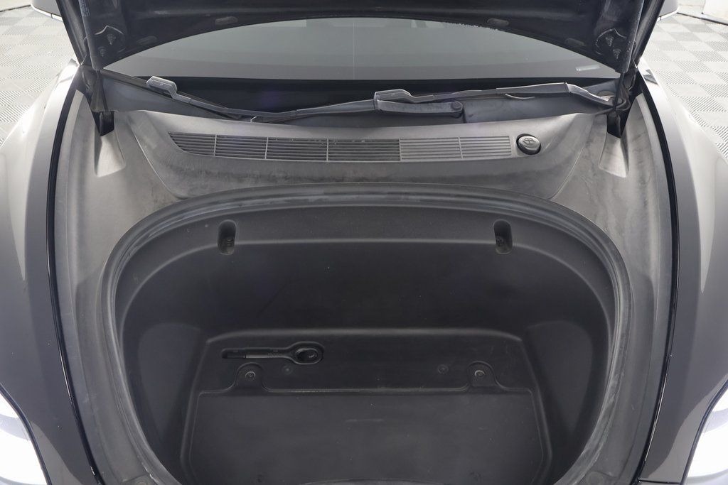 Thumbnail: 2019 Tesla Model 3 - 15