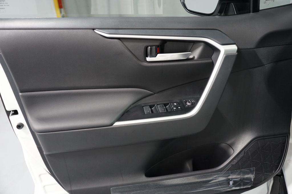 Thumbnail: 2025 Toyota RAV4 - 30