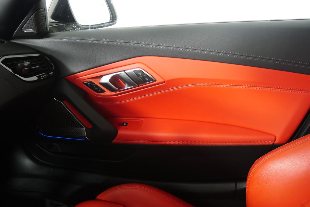 Thumbnail: 2022 BMW Z4 - 21