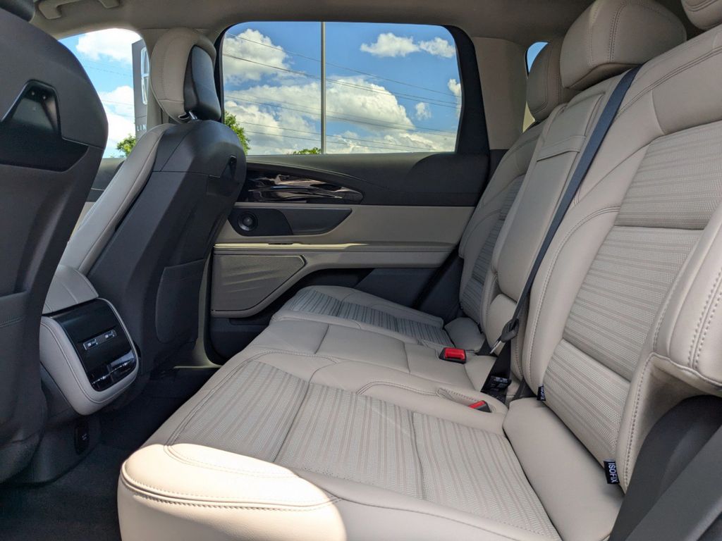 2025 Lincoln Nautilus Hybrid Reserve
