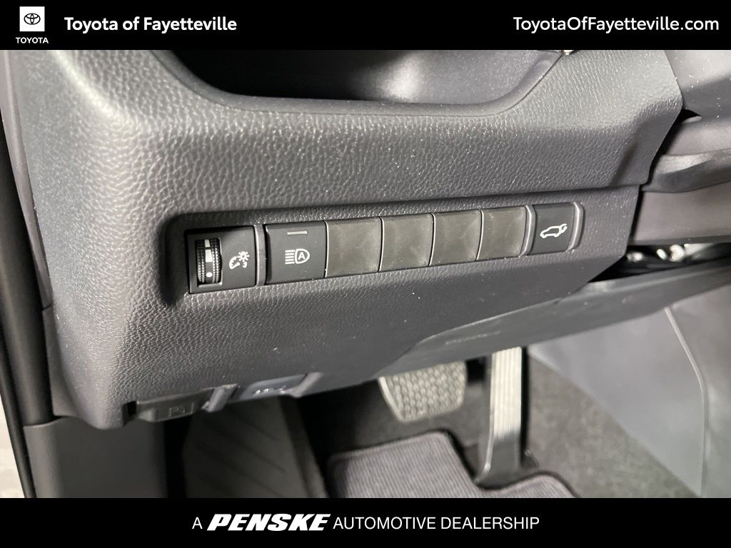2025 Toyota RAV4 XLE Premium 27