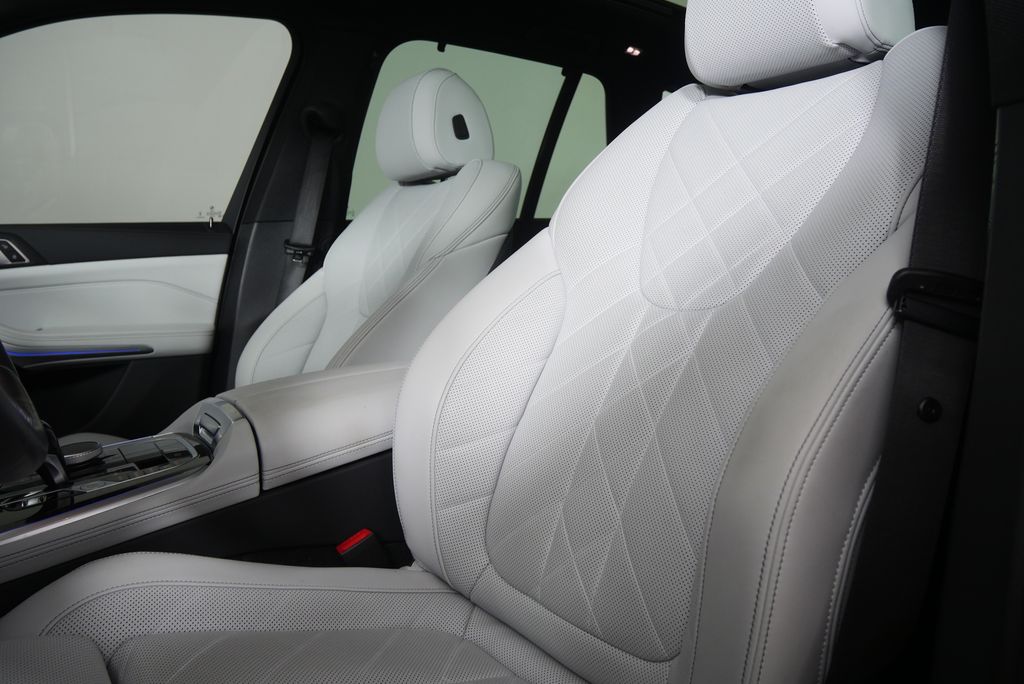 Thumbnail: 2023 BMW X5 - 8