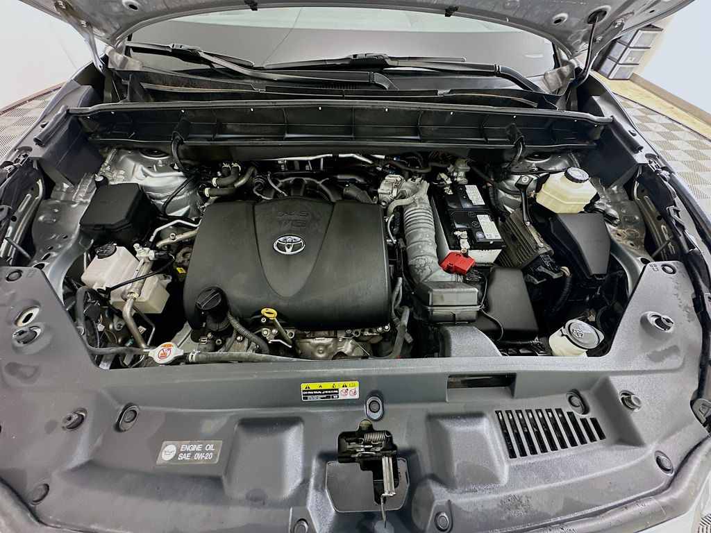 2022 Toyota Highlander L 29