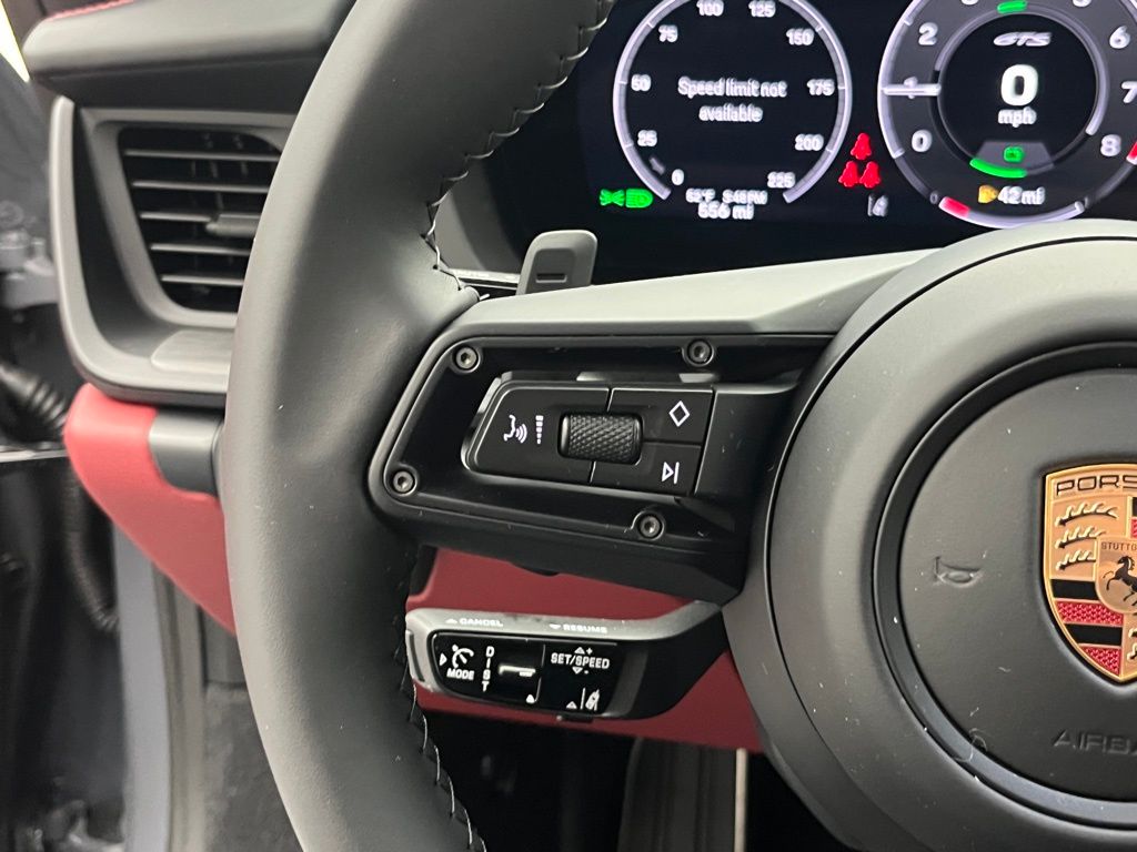 Thumbnail: 2026 Porsche 911 - 13