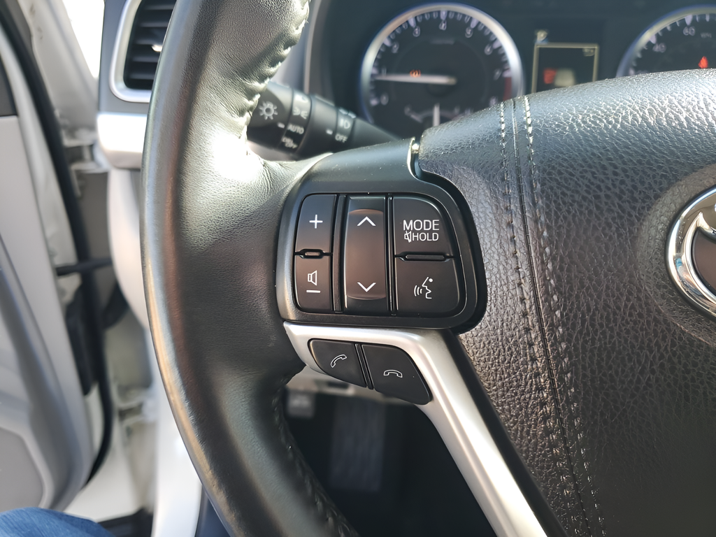 Used Car 2019 Toyota Highlander  Limited For Sale Under $30,000 In Austin, Texas