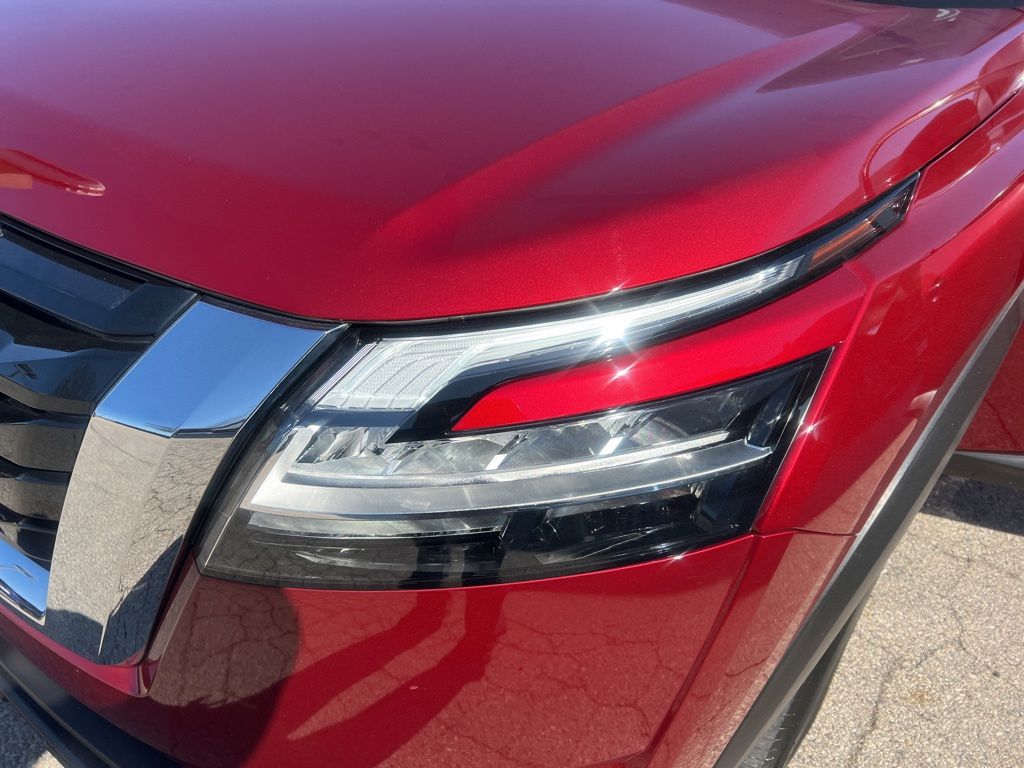 2022 Nissan Pathfinder SV photo