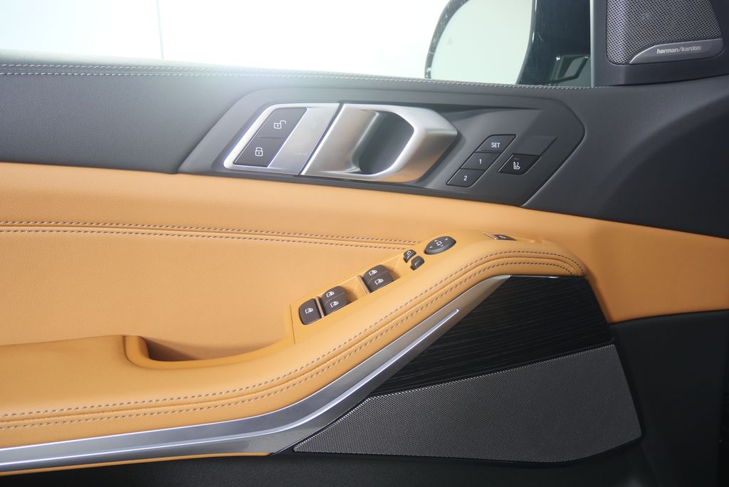 Thumbnail: 2026 BMW X5 - 8