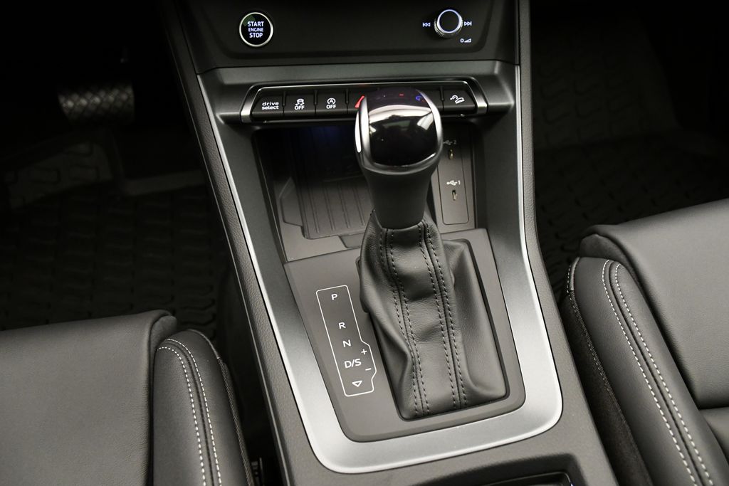 2025 Audi Q3  32