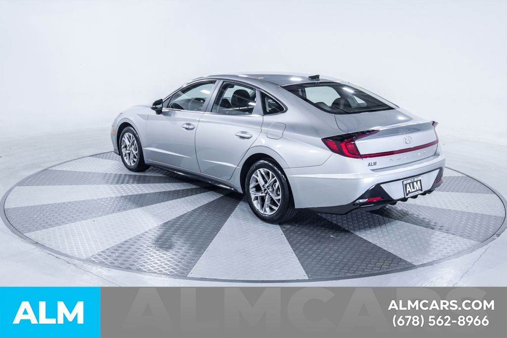 Used 2020 Silver Hyundai SEL image 7