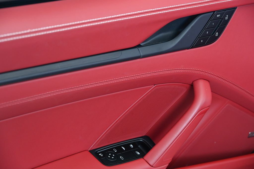 Thumbnail: 2026 Porsche 911 - 26