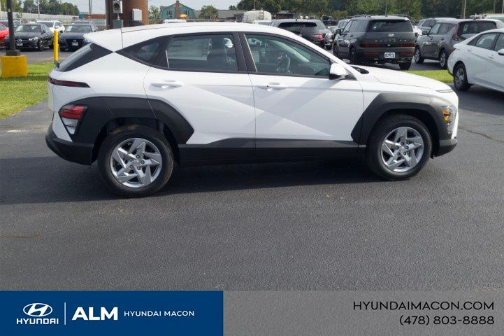 New 2026 White HYUNDAI SE image 5