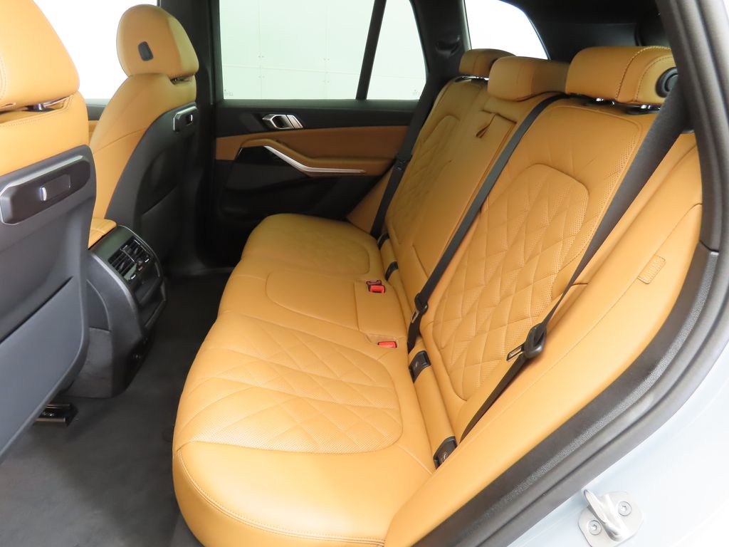 Thumbnail: 2026 BMW X5 - 21