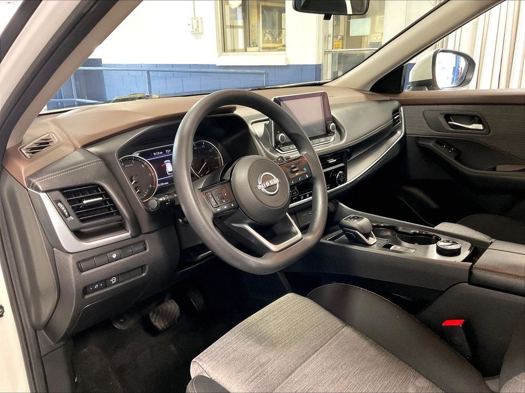 2023 Nissan Rogue — photo 8