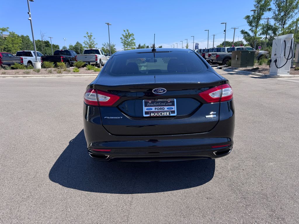 Used 2015 Tuxedo Black Ford SE image 4