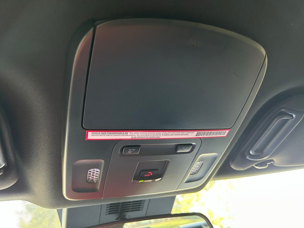 2025 Toyota Camry SE 28