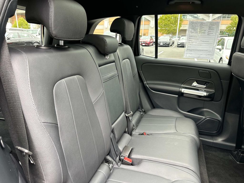 Thumbnail: 2024 Mercedes-Benz GLB - 24