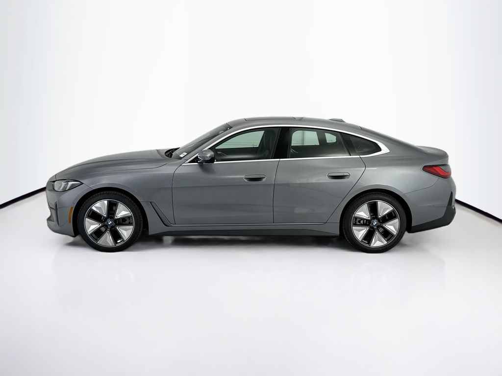 Thumbnail: 2026 BMW i4 - 8