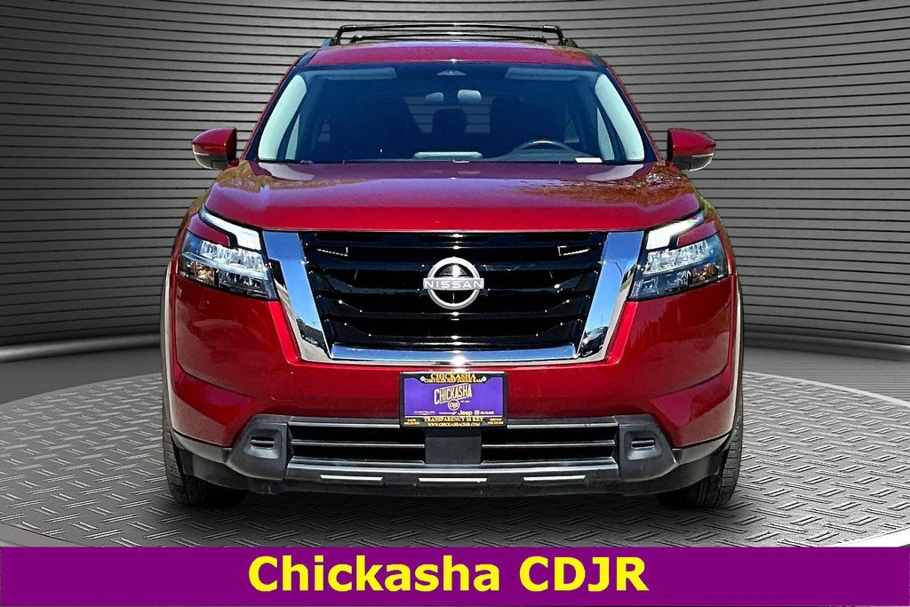 View vehicle photo 2