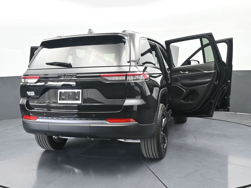 New 2026 Diamond Black Crystal Pearlcoat Jeep Limited image 70