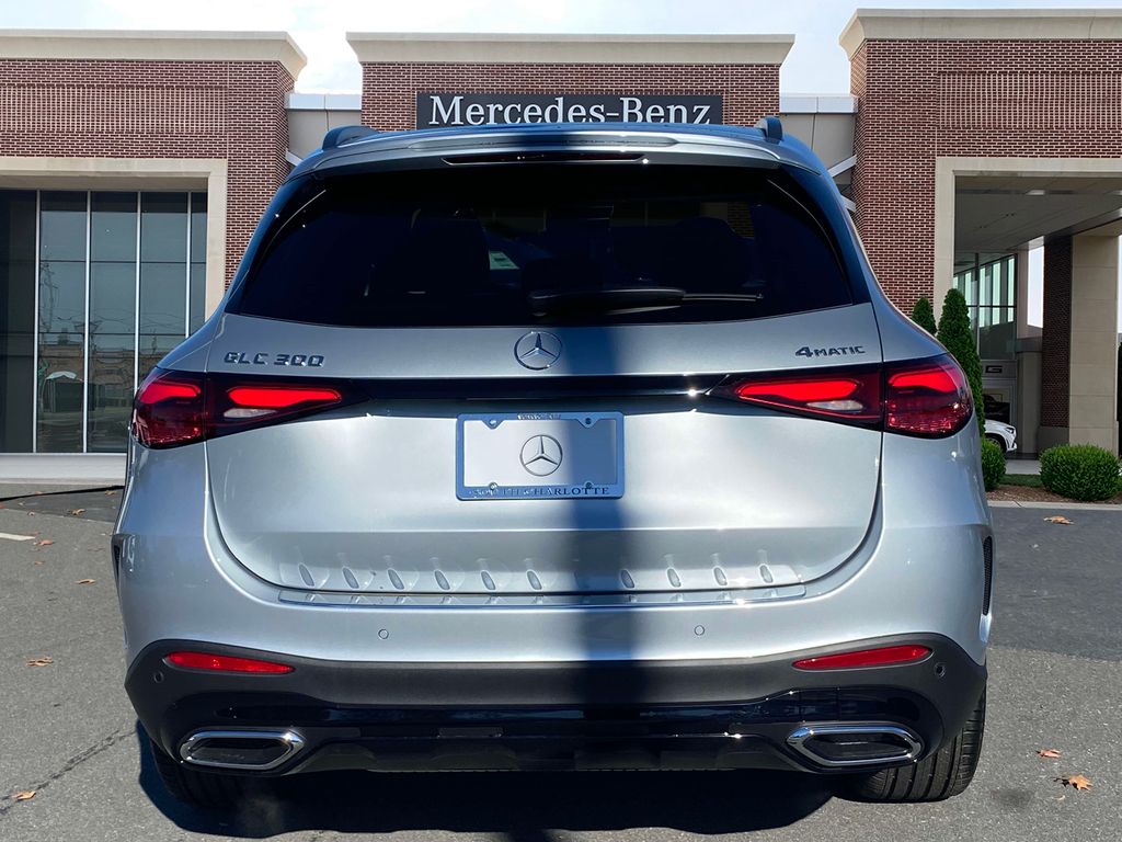 2025 Mercedes-Benz GLC 300 6