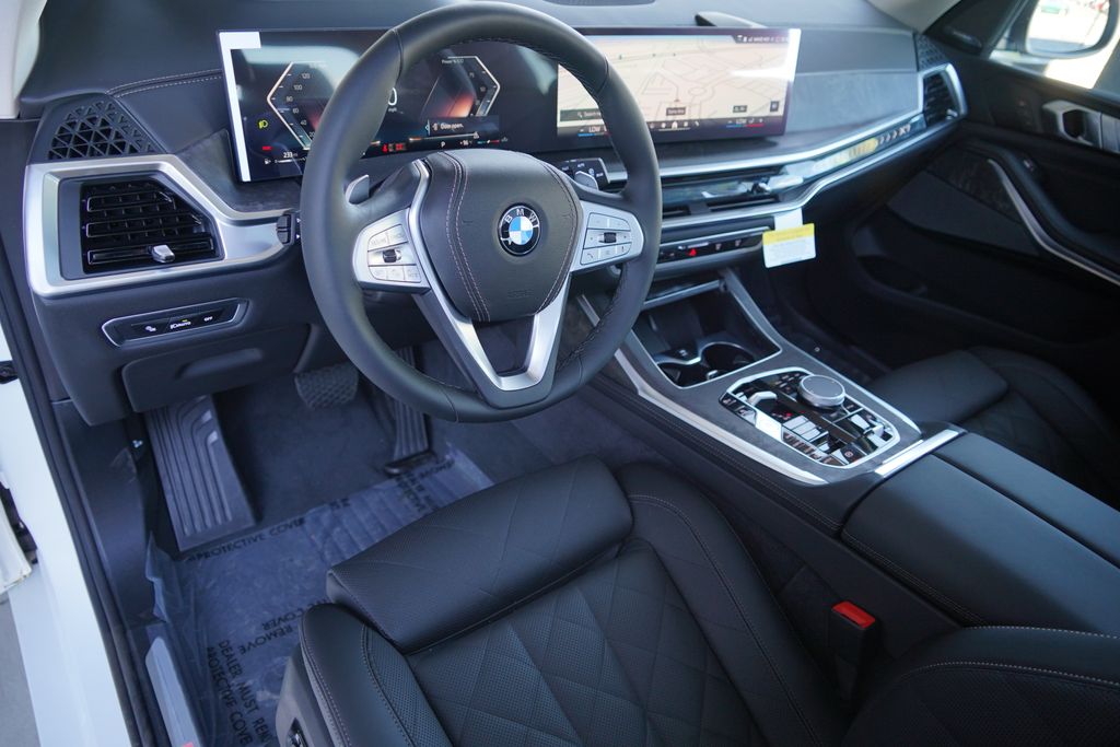 Thumbnail: 2027 BMW X7 - 16