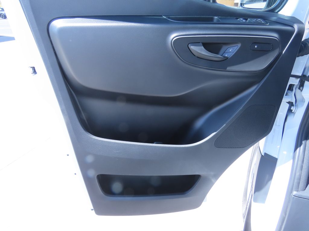 Thumbnail: 2025 Mercedes-Benz Sprinter - 22