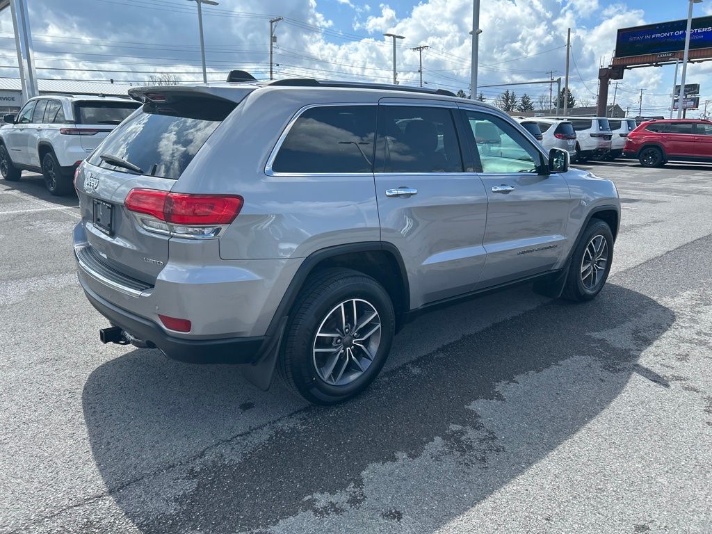 View vehicle photo 7