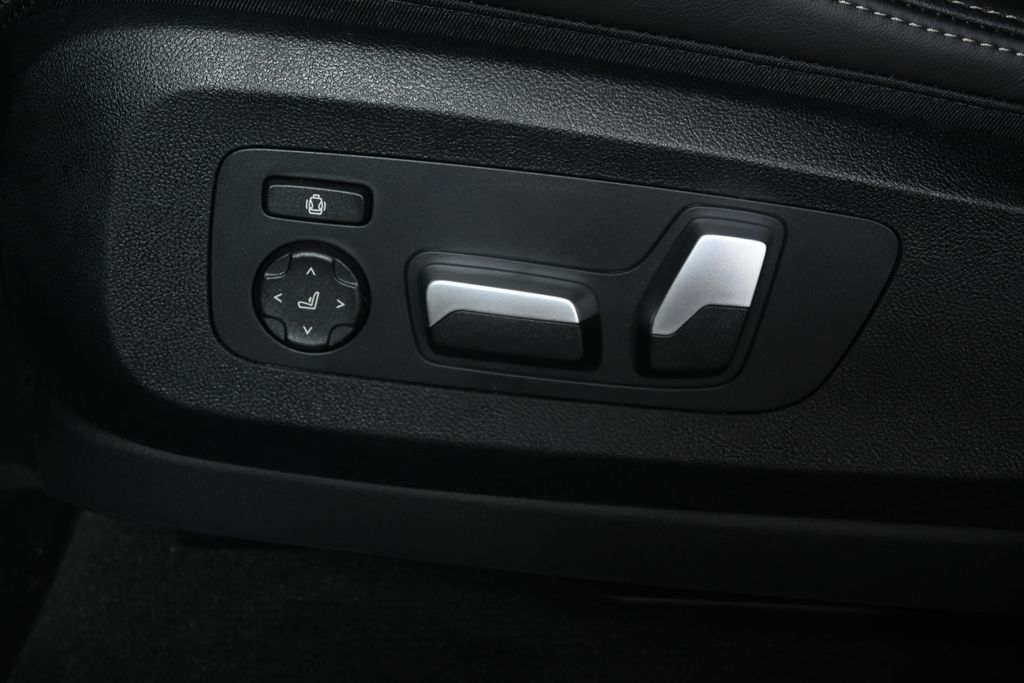 Thumbnail: 2026 BMW X5 - 26