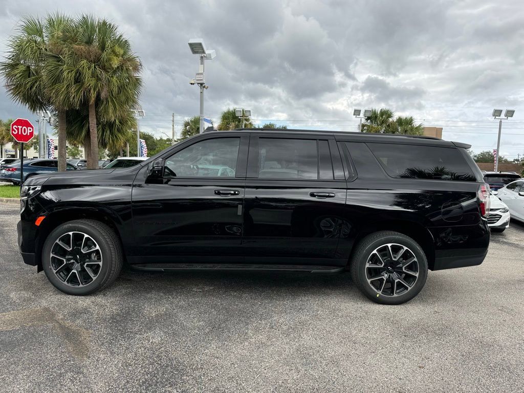 2024 Chevrolet Suburban RST 5