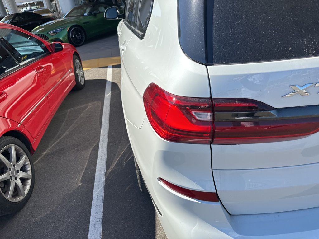 Thumbnail: 2021 BMW X7 - 4