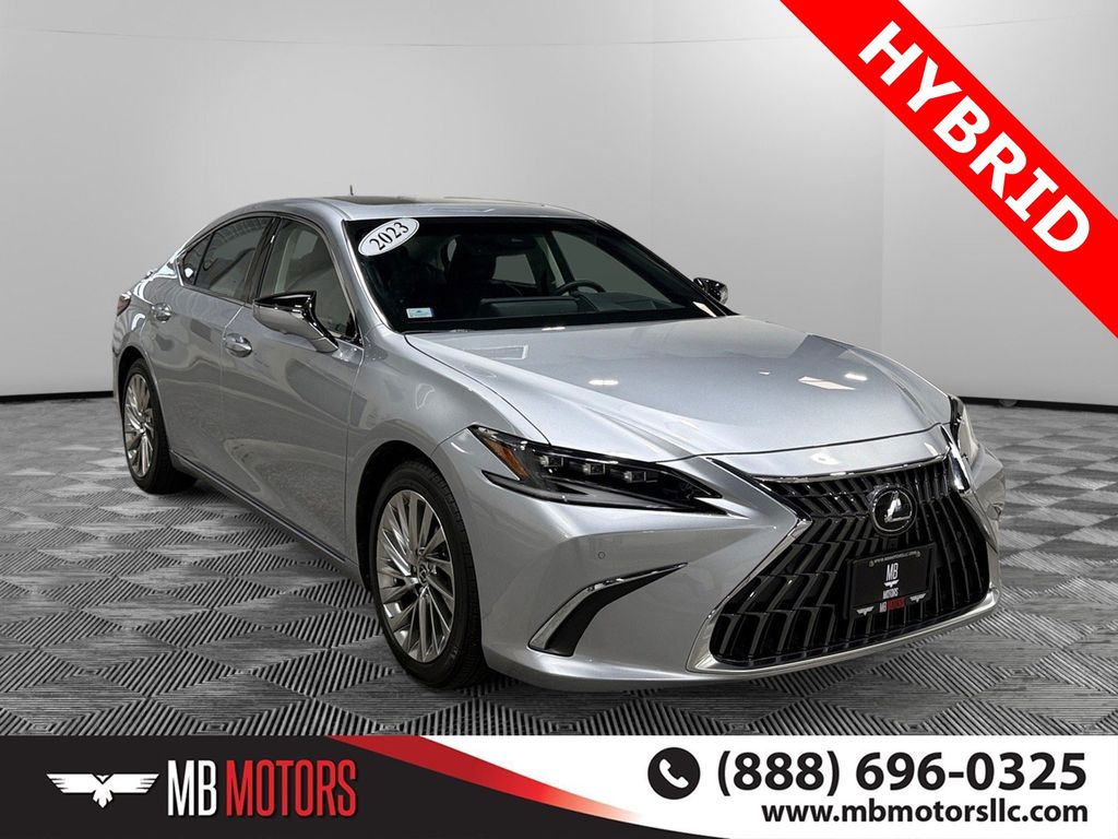 Silver 2023 Lexus ES Hybrid 300h FWD Sedan Front-Wheel Drive Continuously Variable Transmission