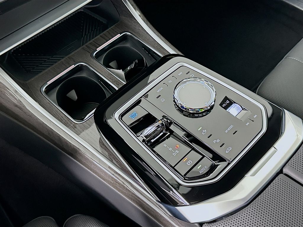 Thumbnail: 2026 BMW i7 - 15